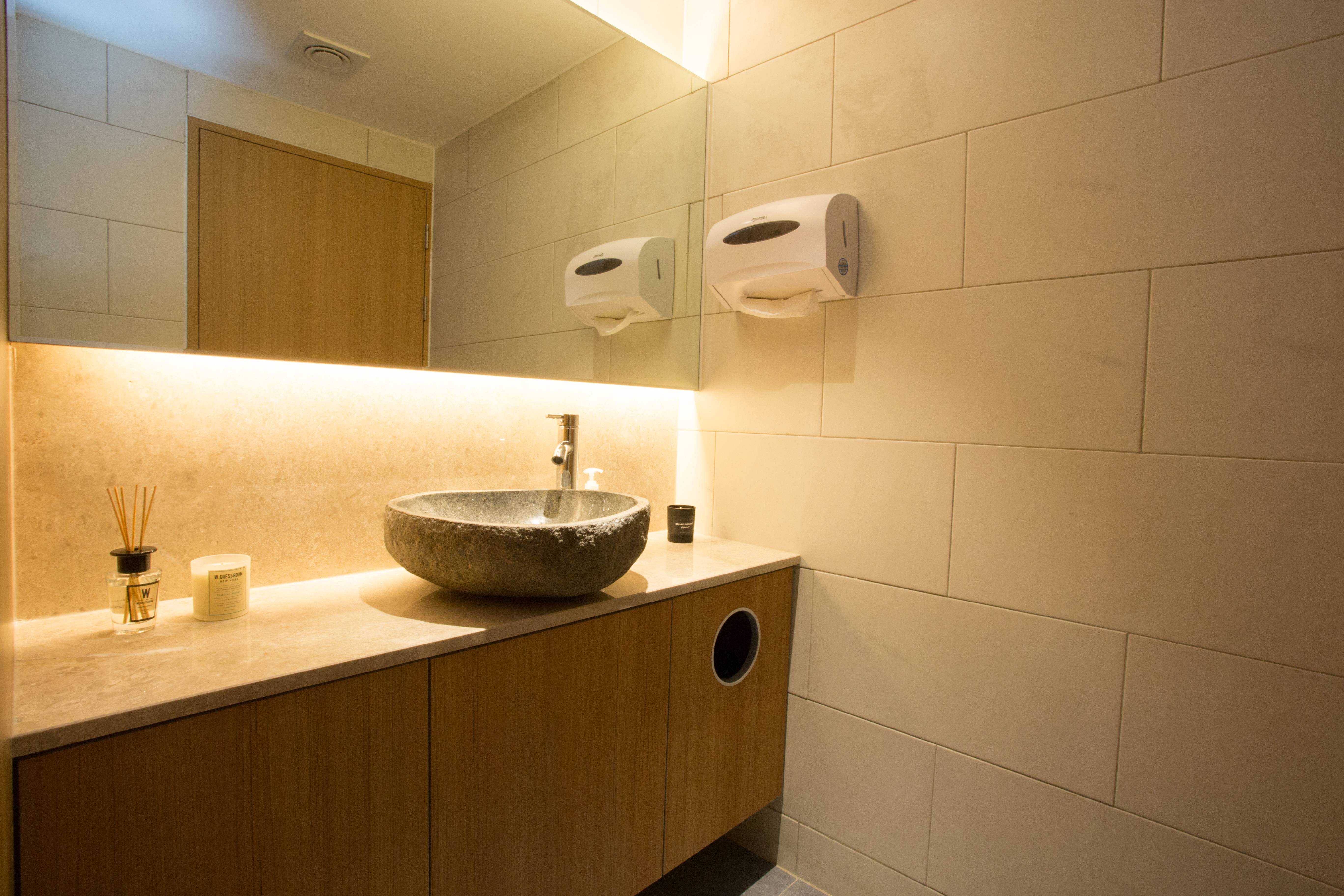 파우더룸입니다.